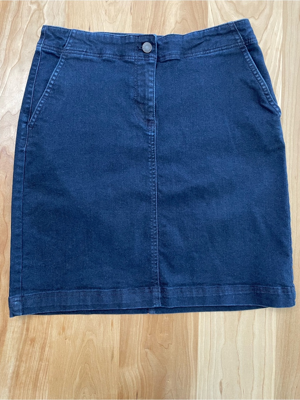 Talbots Knee Length Jean Skirt Dark Wash Sz 4 Stretch Denim Pockets